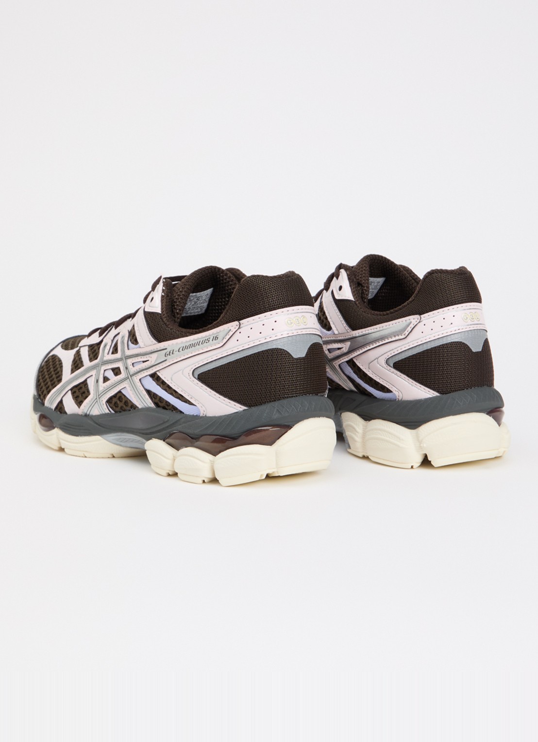 ASICS Gel-Cumulus 16 sneaker met mesh details - achterkant 4 donkerbruin
