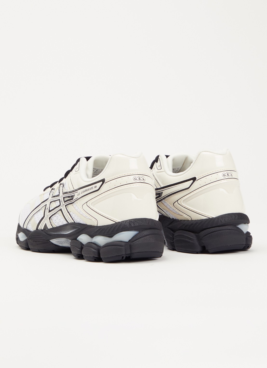 ASICS Gel-Cumulus 16 sneaker met mesh details - achterkant wit
