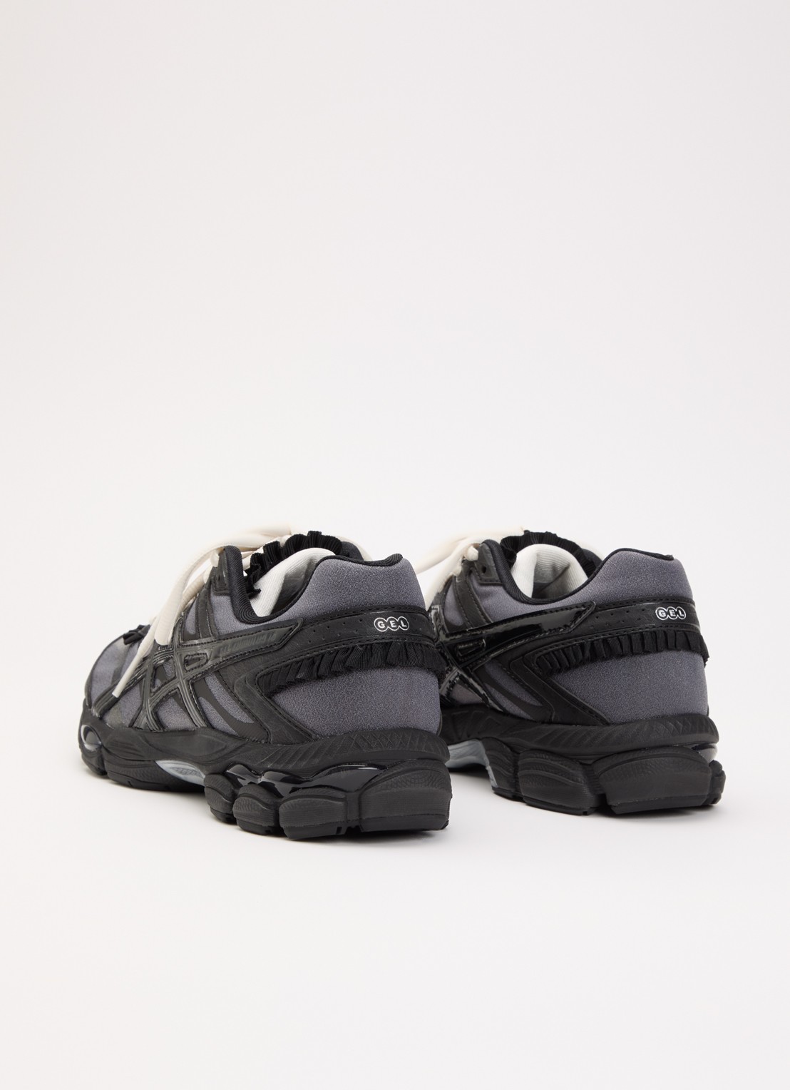 ASICS Gel-Cumulus 16 sneaker met mesh details - achterkant zwart