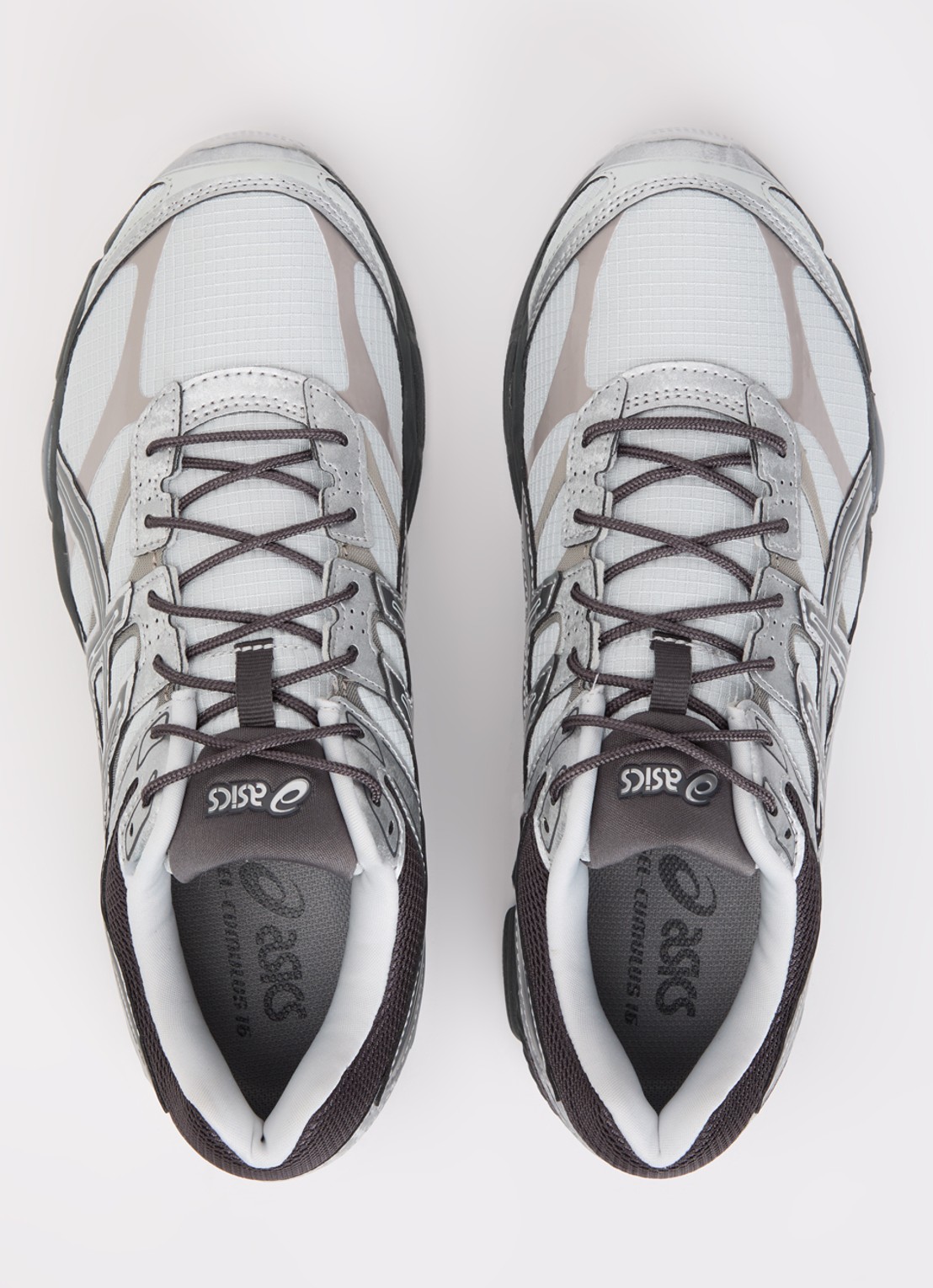 ASICS Gel-Cumulus 16 sneaker met mesh details - detail 2 lichtgrijs