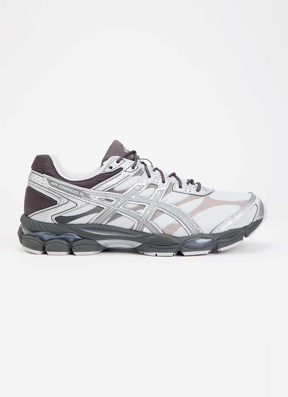 ASICS Gel-Cumulus 16 sneaker met mesh details - voorkant 5 lichtgrijs