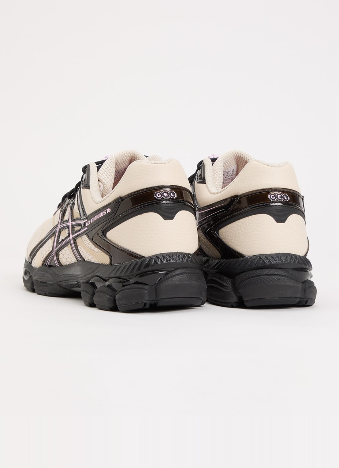 ASICS Gel-Cumulus 16 sneaker met mesh details - achterkant 2 creme