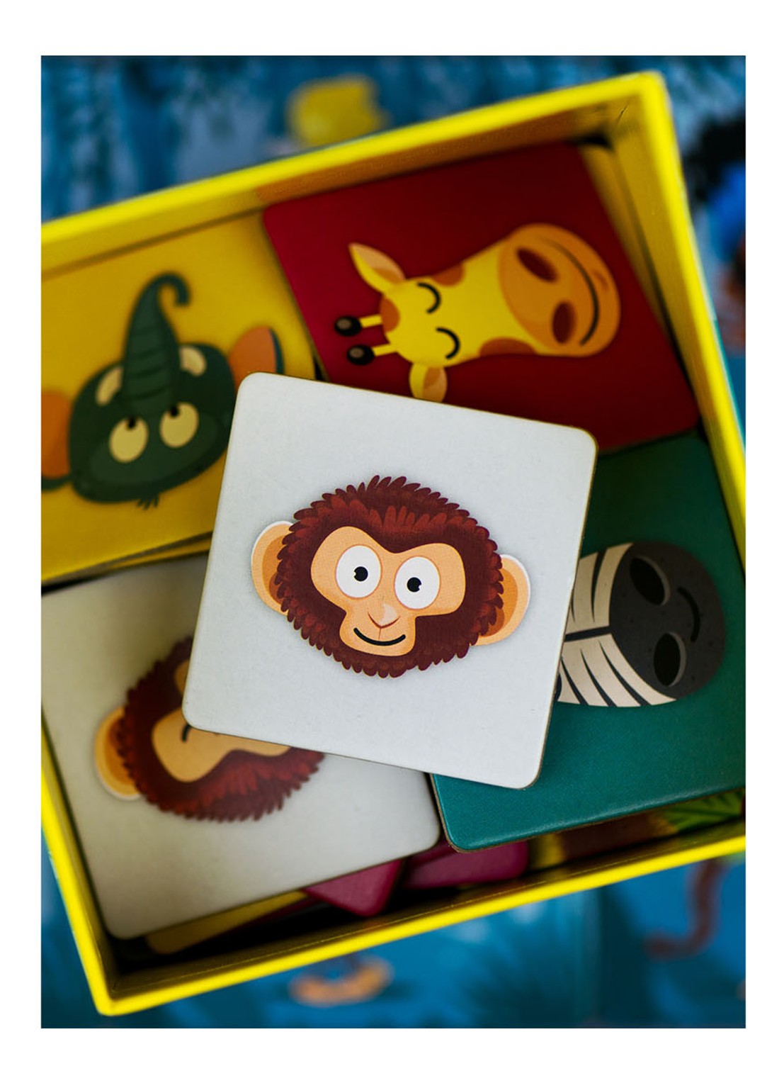 Asmodee Jungle speed kids kaartspel - voorkant 4 lichtblauw