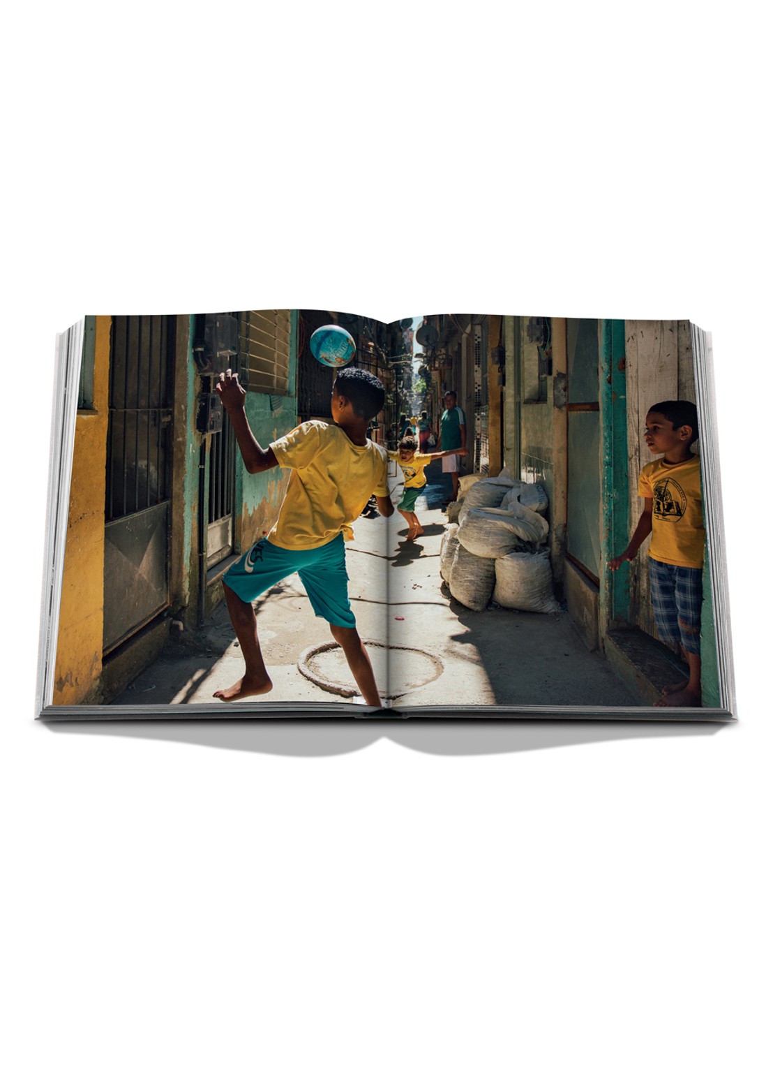 Assouline Football Roots: The Spirit of the Game Book - voorkant 3 multicolor