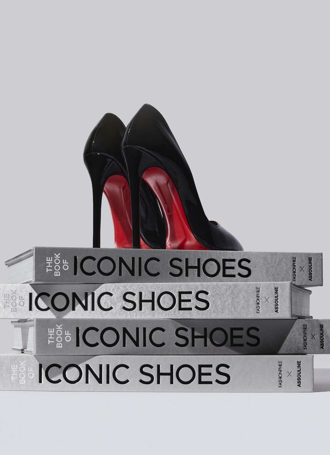 Assouline The Book of Iconic Shoes (Fashionphile) - voorkant 7 grijs