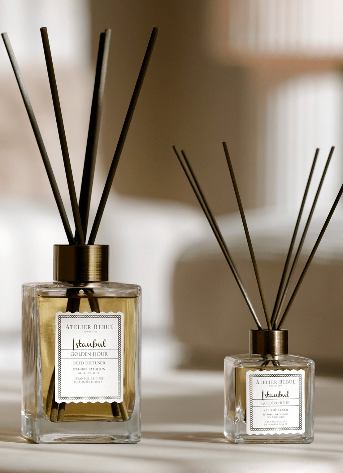 Atelier Rebul Istanbul Golden Hour geurstokjes 515 ml - voorkant 2 vanillegeel