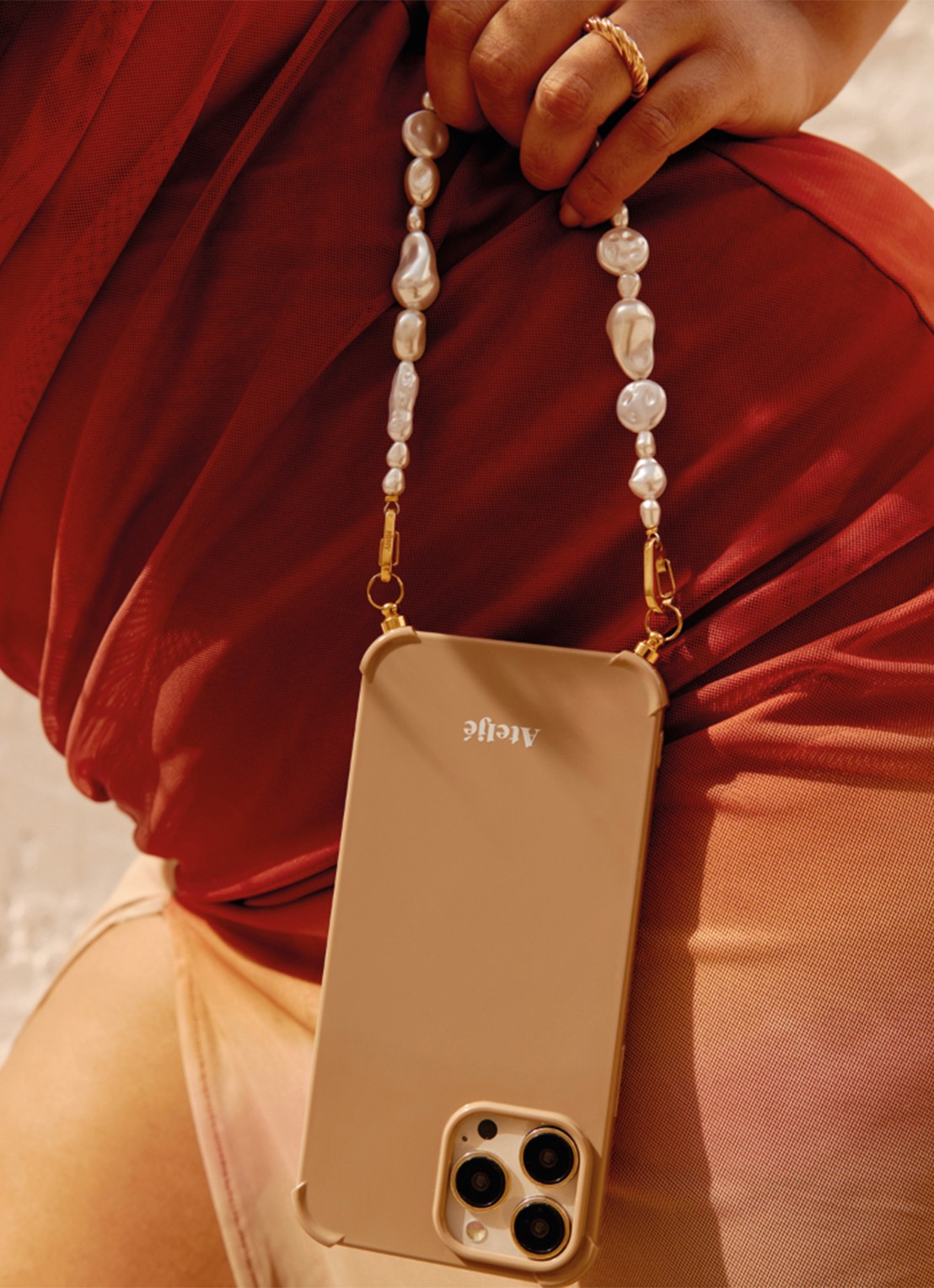 Ateljé Telefoonhoes voor iPhone 16 - detail 3 camel