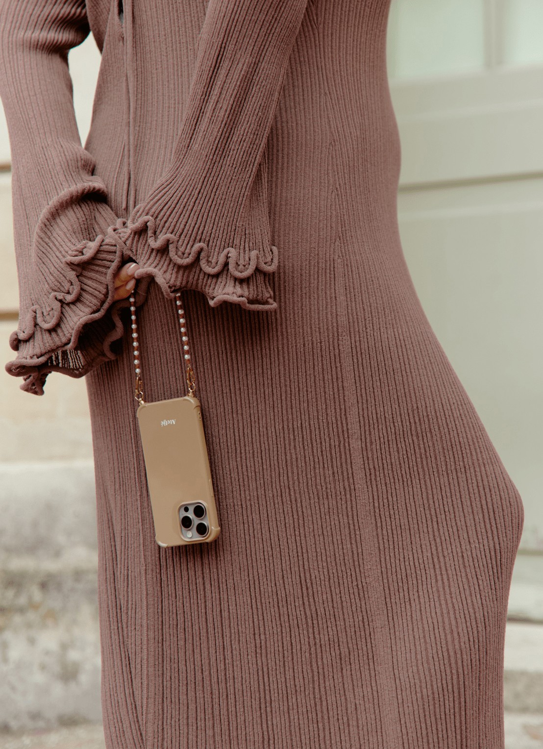 Ateljé Telefoonhoes voor iPhone 16 - voorkant 2 camel