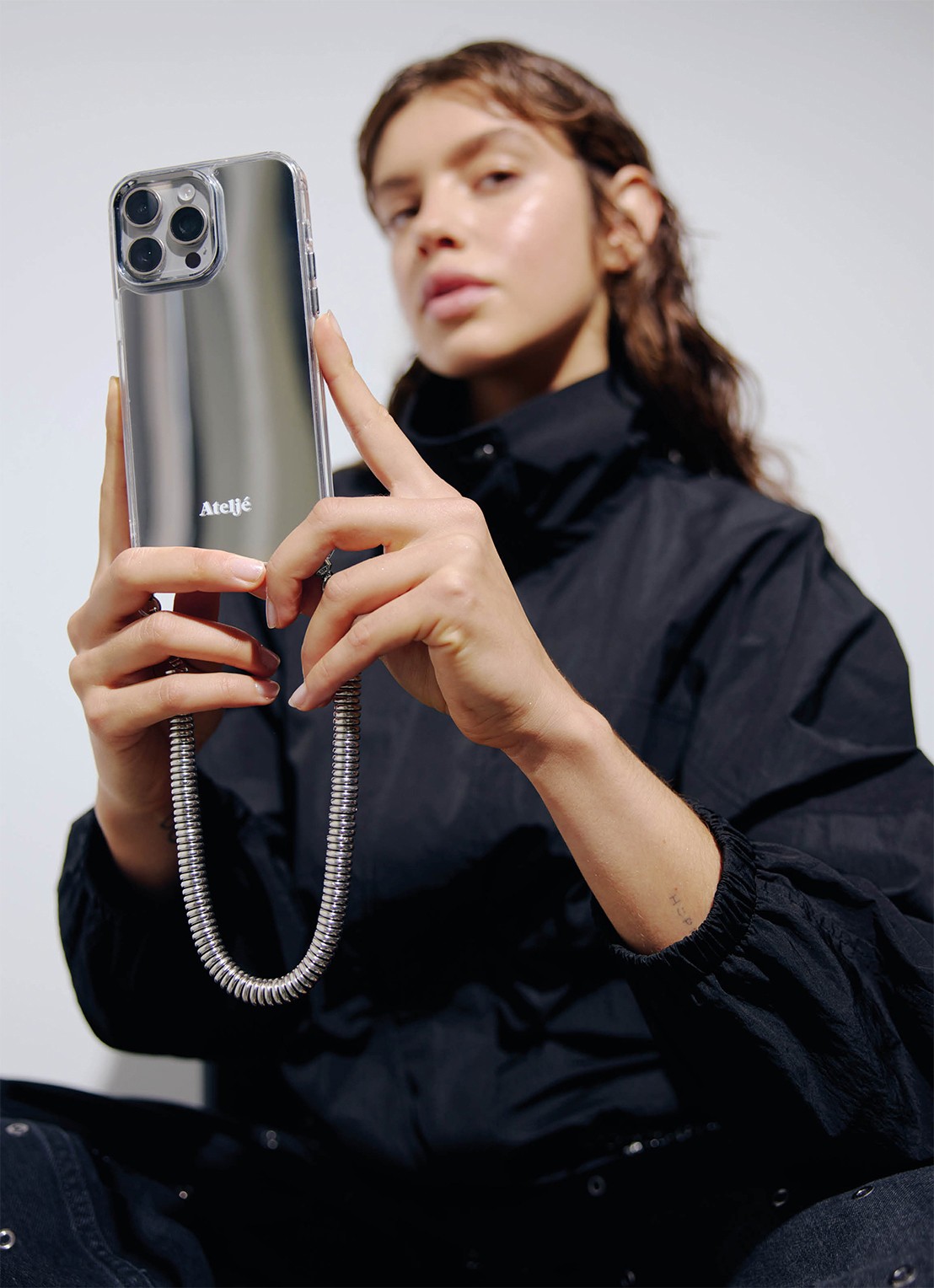 Ateljé Telefoonhoes voor iPhone 17 Pro Max - voorkant 3 zilver