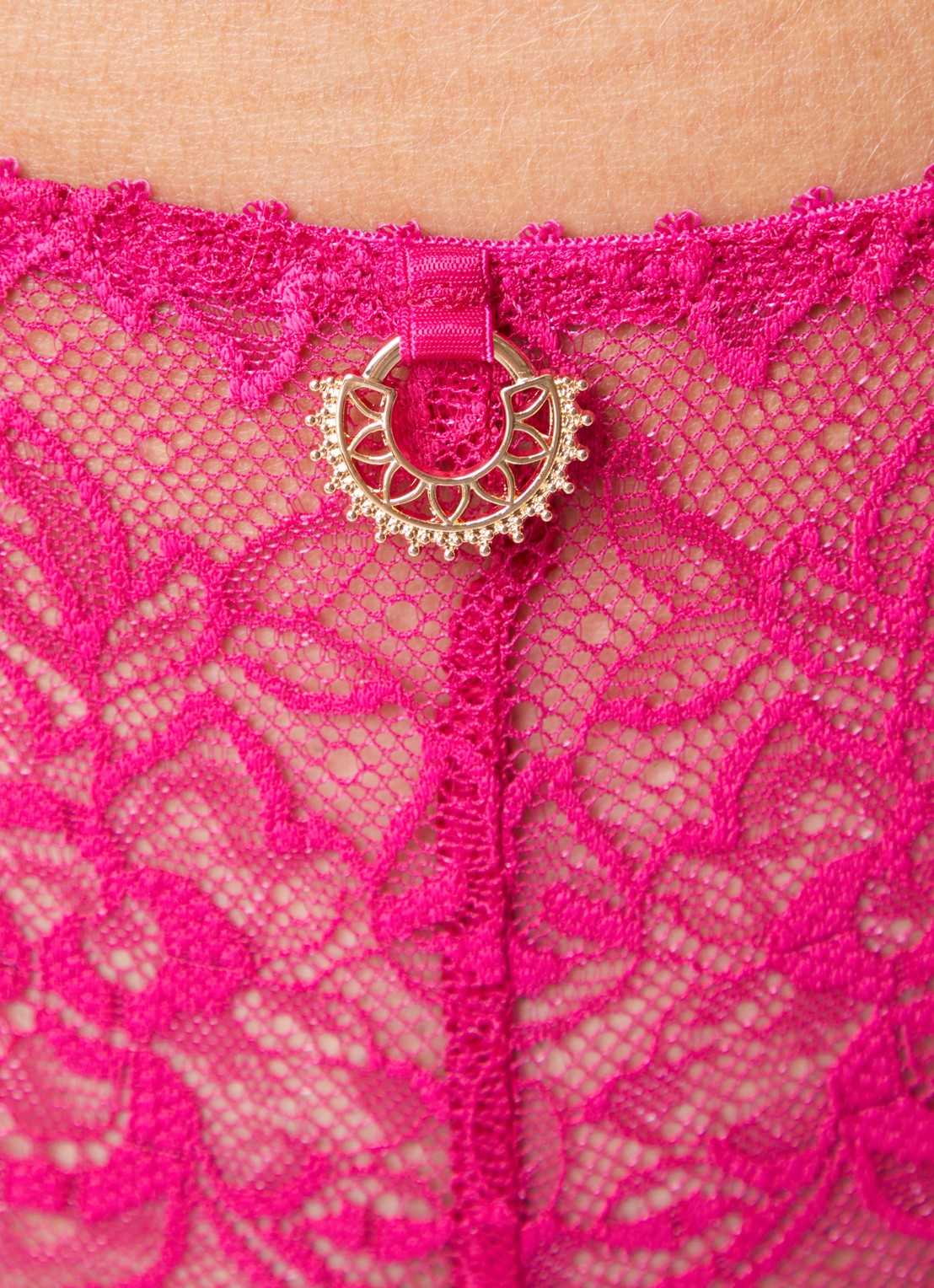 Aubade Ivresse Baroque shorty van kant - detail 2 fuchsia