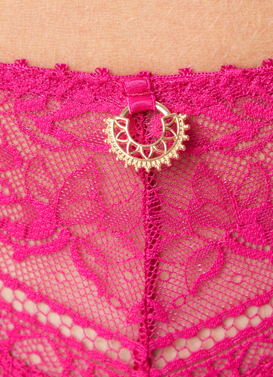 Aubade Ivresse Baroque string van kant - detail 4 fuchsia