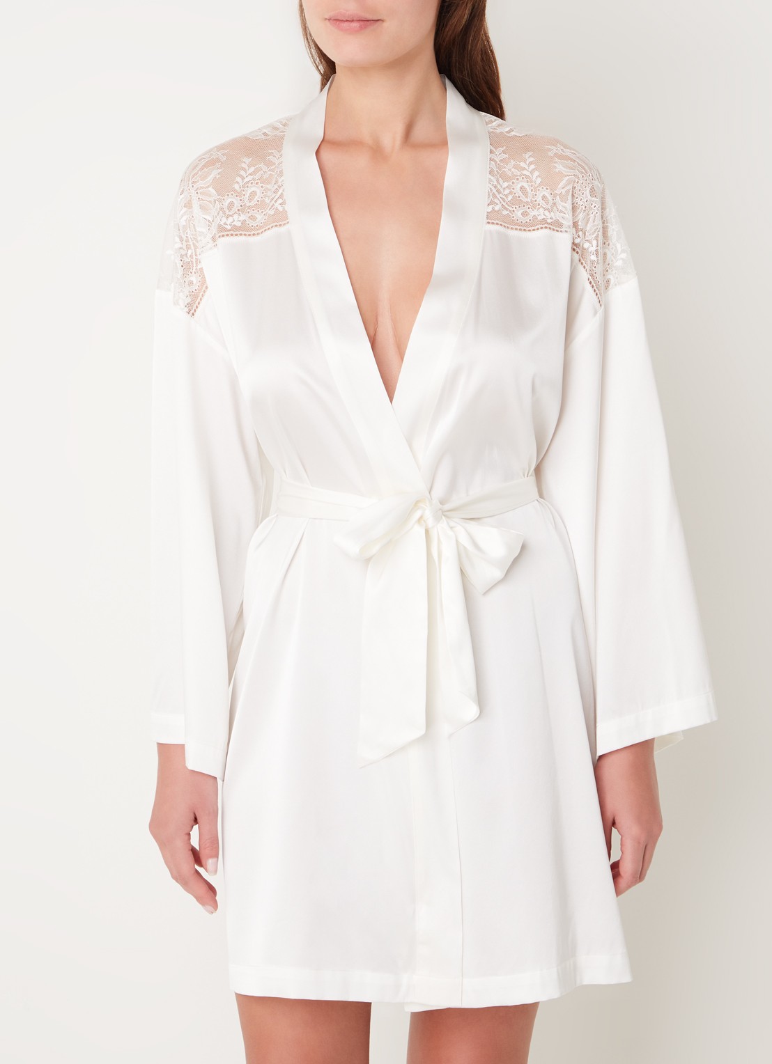Aubade Midnight Whisper kimono in zijdeblend met kant - detail wit