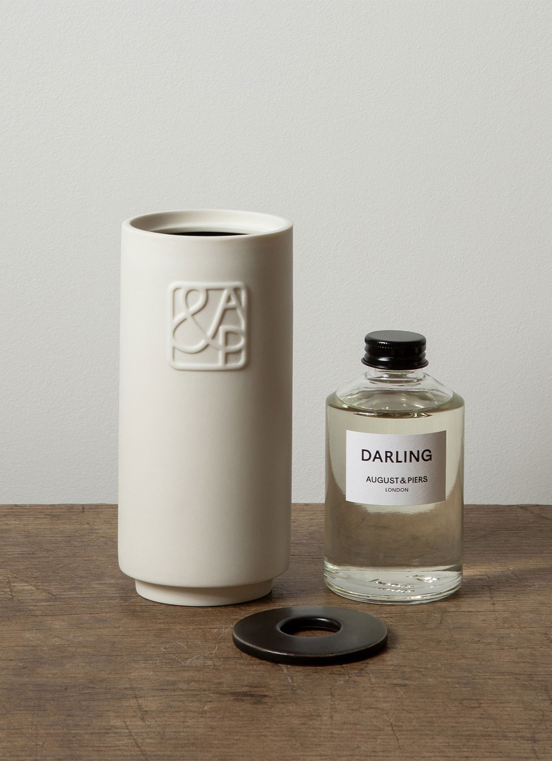 AUGUST&PIERS Diffuser Refill Darling - navulling voor geurstokjes 200 ml - voorkant 2 undefined