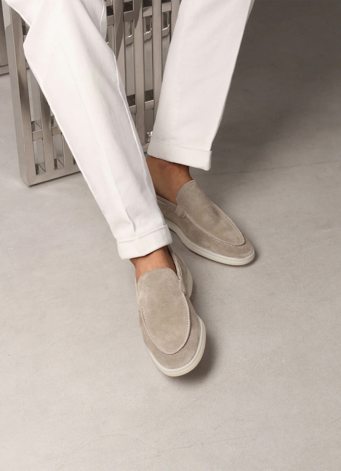 Aurélien Yacht loafer van suède - voorkant 5 light grey-50 / grijs