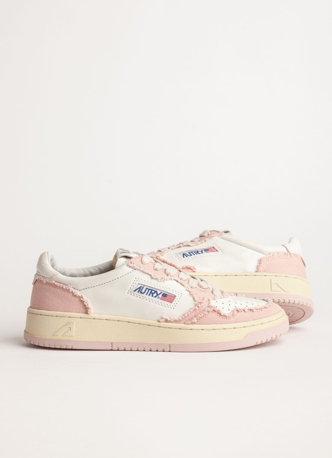 Autry Medalist Low Canvas sneaker van leer - detail 2 roze