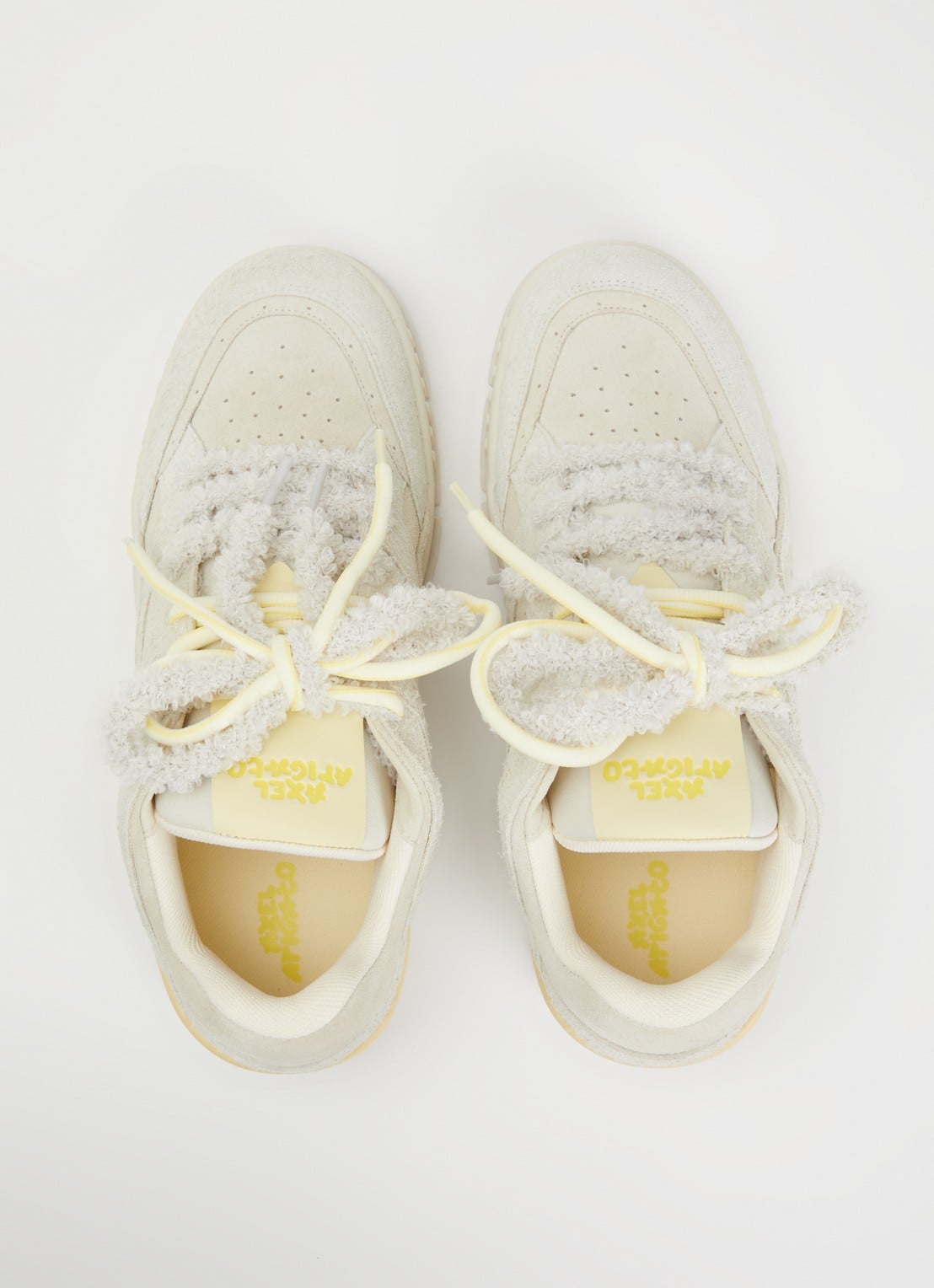 Axel Arigato Area Lo Label sneaker van leer van suède - detail 3 beige
