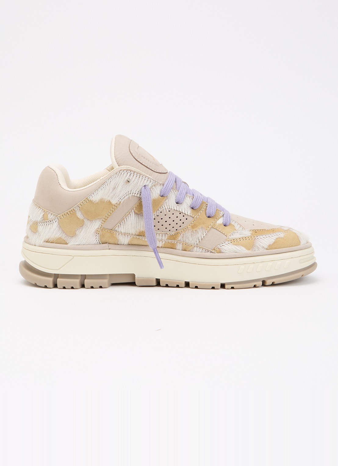 Axel Arigato Area Lo sneaker van leer - voorkant 2 beige