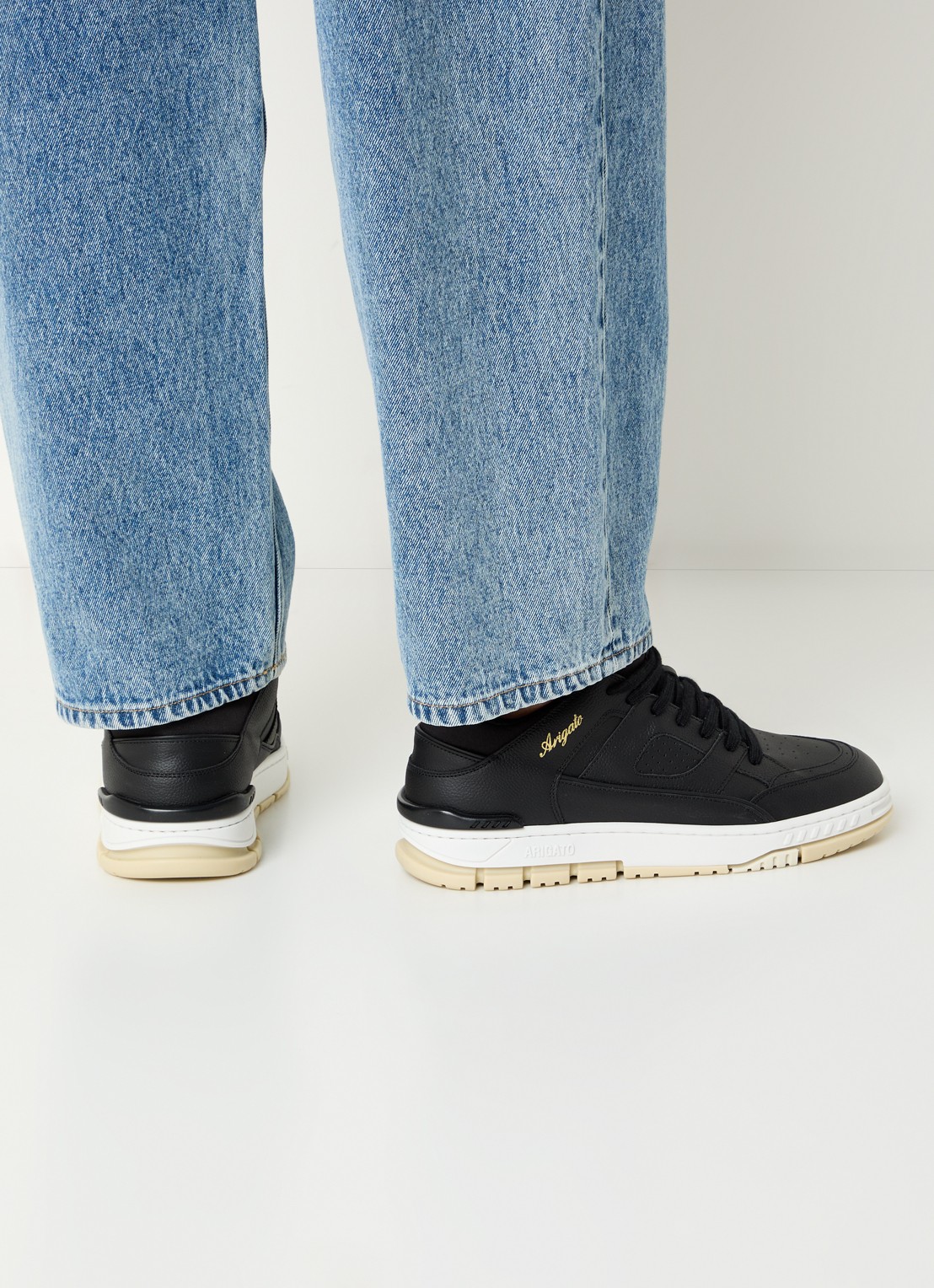 Axel Arigato Area Lo sneaker van leer - voorkant 3 zwart