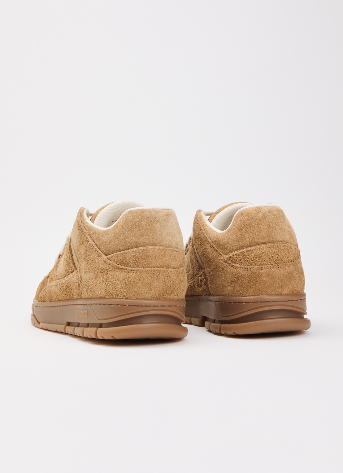 Axel Arigato Area Lo sneaker van suéde met logo  - achterkant 5 camel