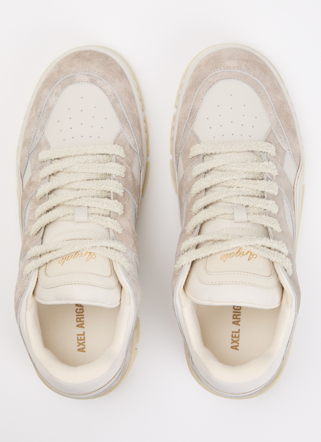 Axel Arigato Area Lo sneaker van suède - detail 2 lichtgrijs