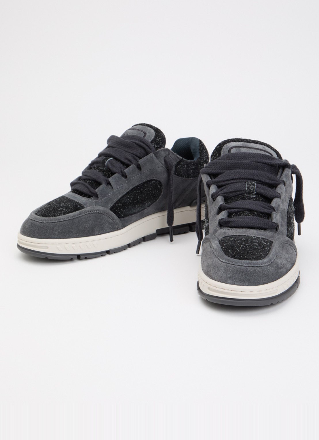 Axel Arigato Area Loop sneaker van suède - detail 4 antraciet