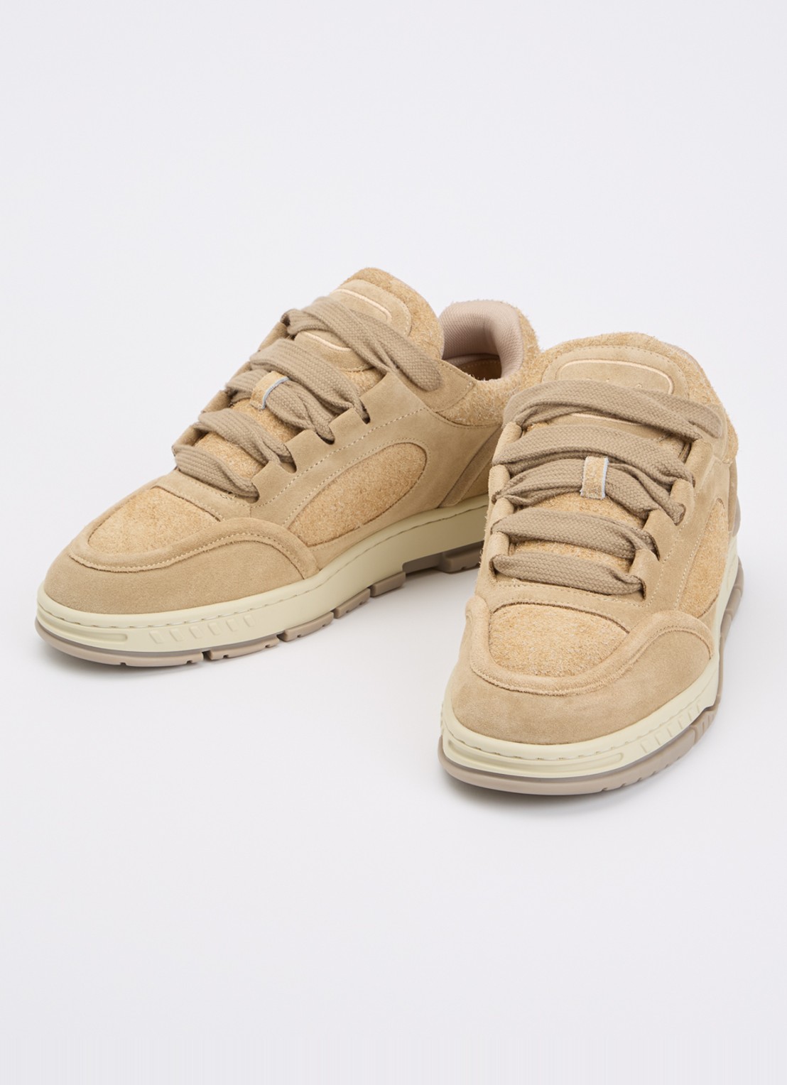 Axel Arigato Area Loop sneaker van suède - detail 4 beige