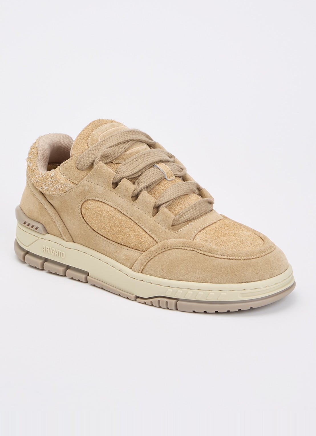 Axel Arigato Area Loop sneaker van suède - voorkant 2 beige