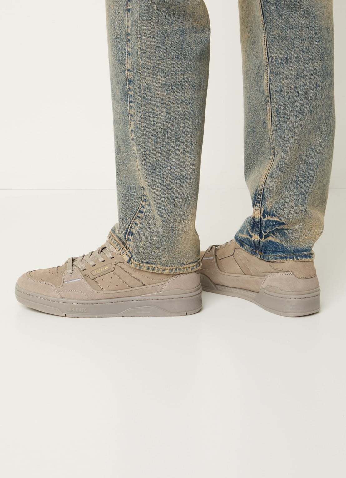 Axel Arigato Clay sneaker van leer - voorkant 5 beige