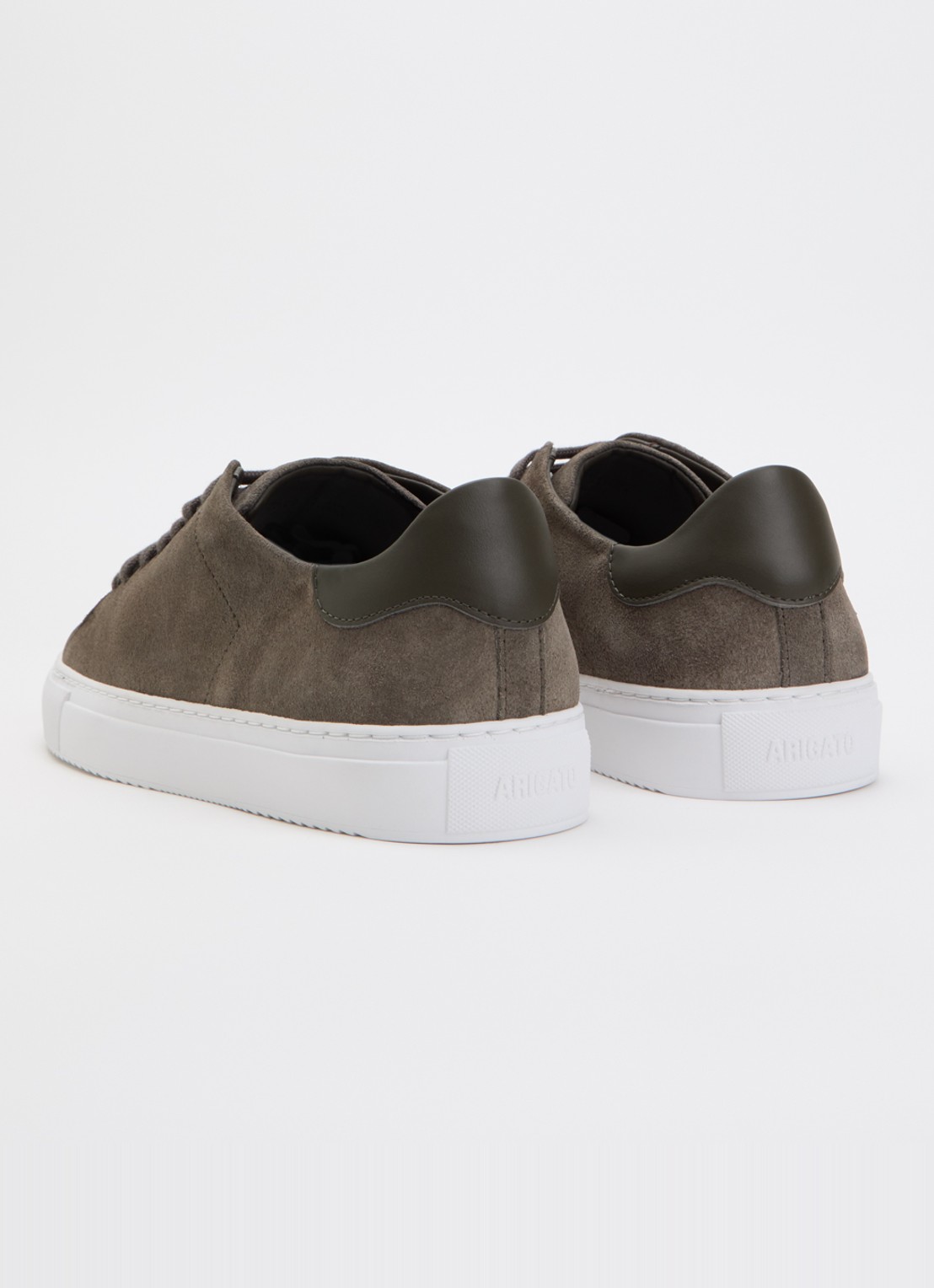 Axel Arigato Clean 90 sneaker van suède met logo - achterkant donkerbruin