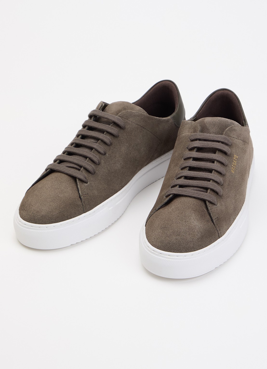Axel Arigato Clean 90 sneaker van suède met logo - detail 2 donkerbruin