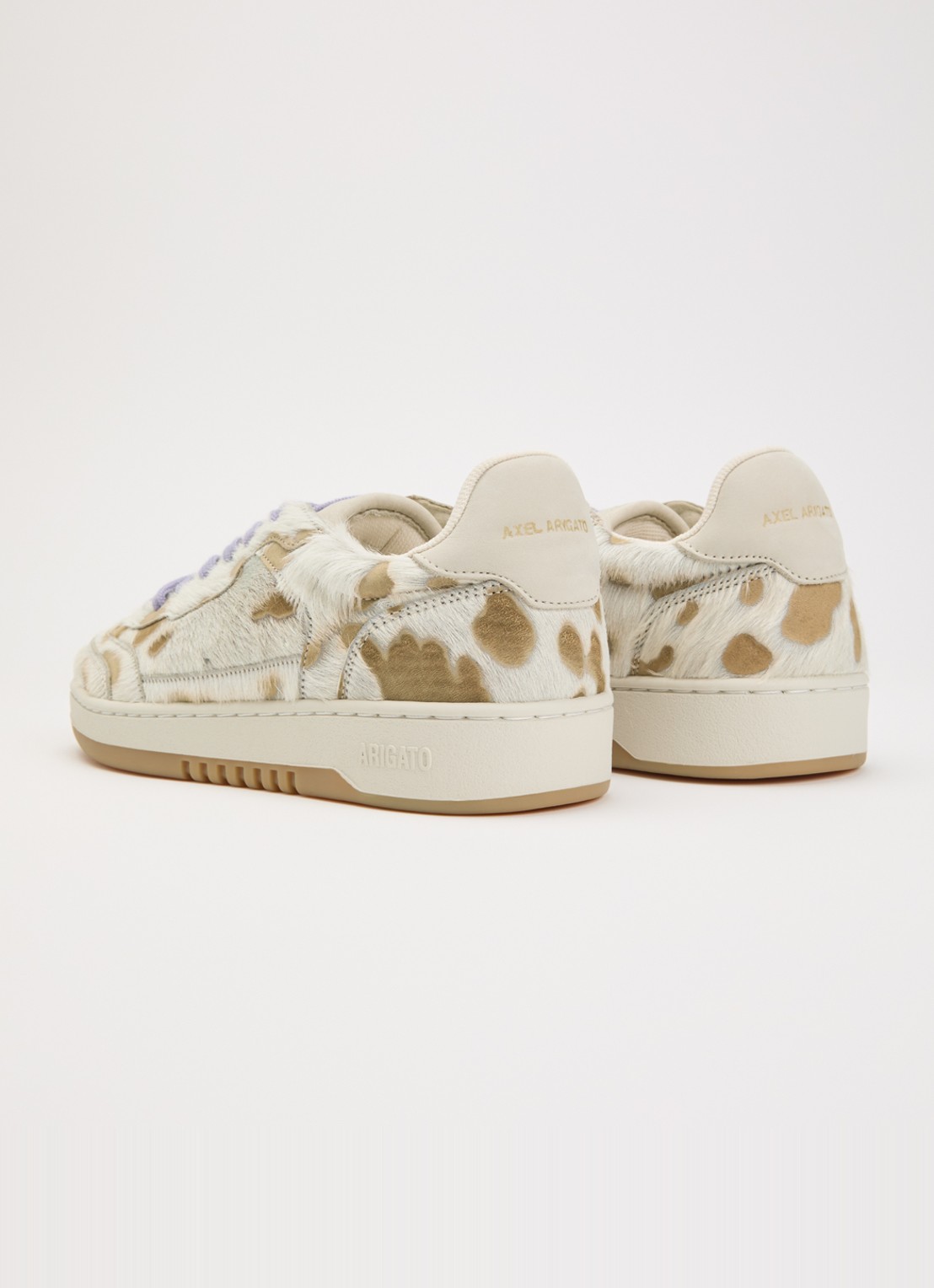 Axel Arigato Dice T-Toe sneaker van koeienvacht met details van suède en nubuck - achterkant 2 beige