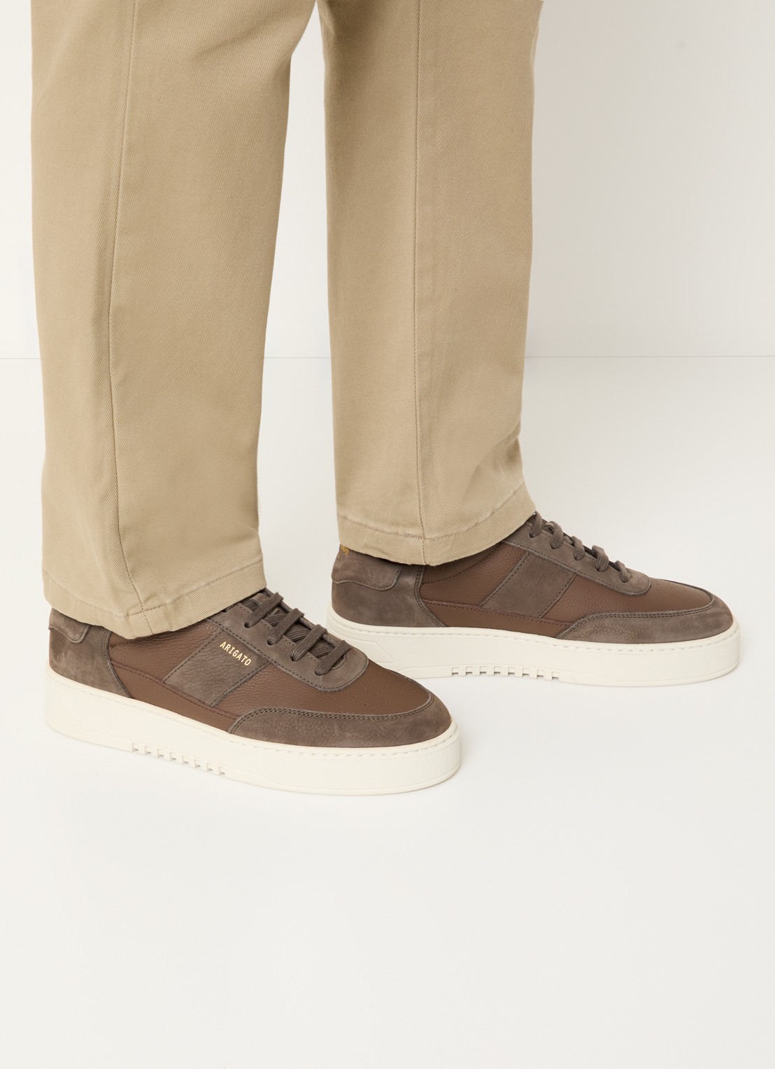 Axel Arigato Orbit Vintage sneaker van nubuck met leren details - voorkant 5 bruin