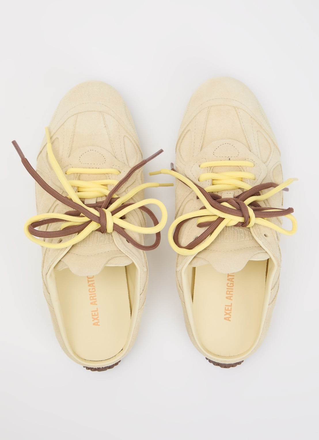 Axel Arigato Slow Mule sneakers van suède - detail 3 lichtgeel