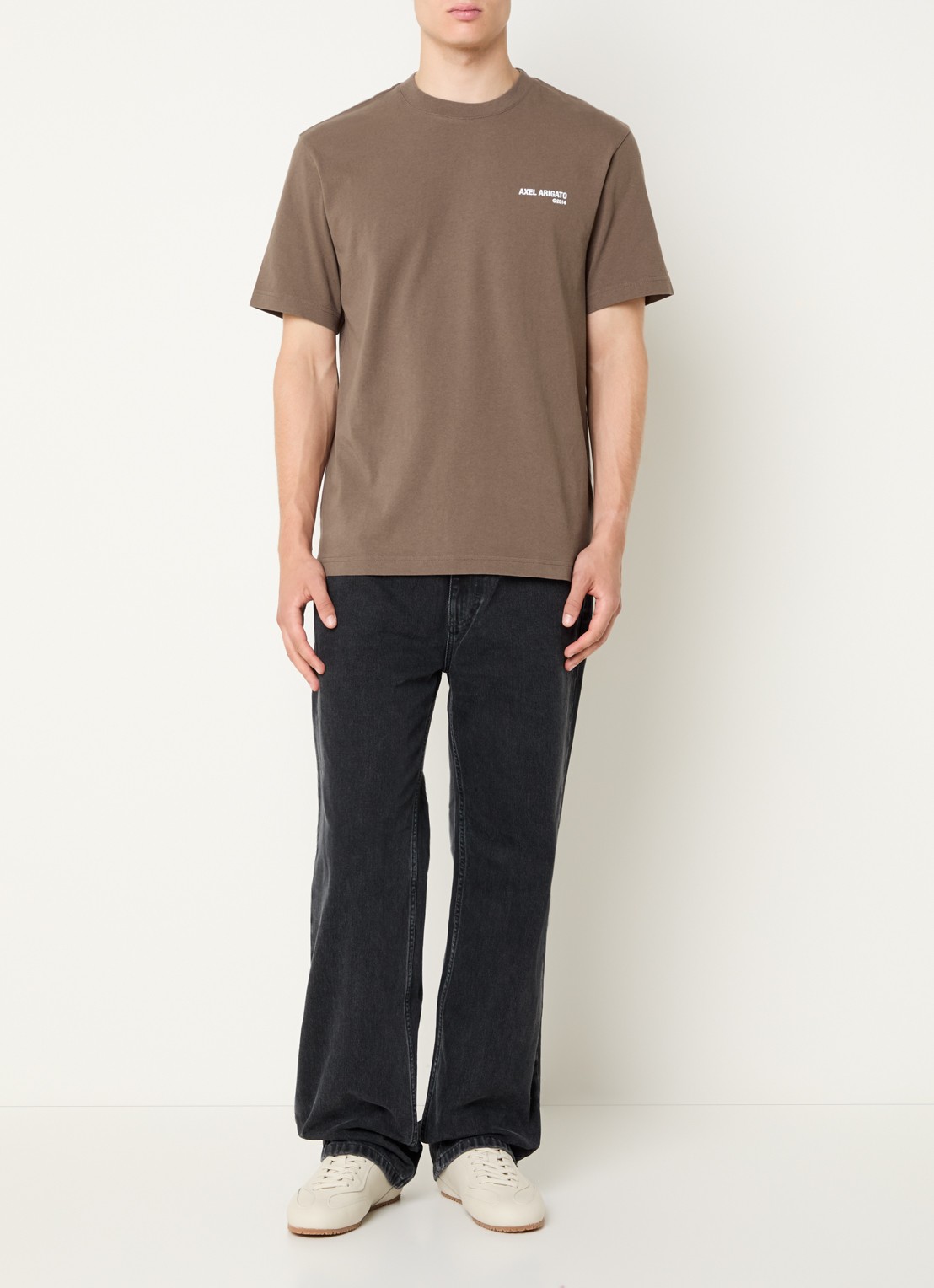 Axel Arigato T-shirt met logo - voorkant 4 bruin
