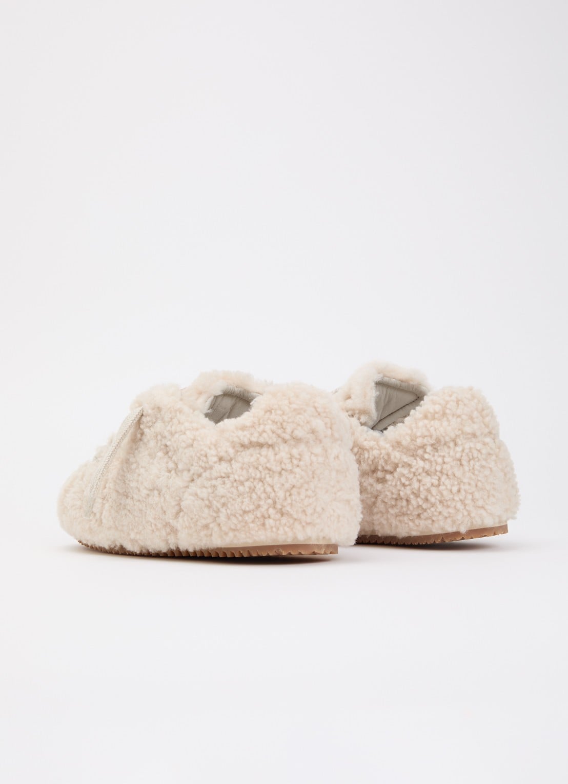 Axel Arigato Tact Shearling sneaker van teddy - achterkant 5 beige