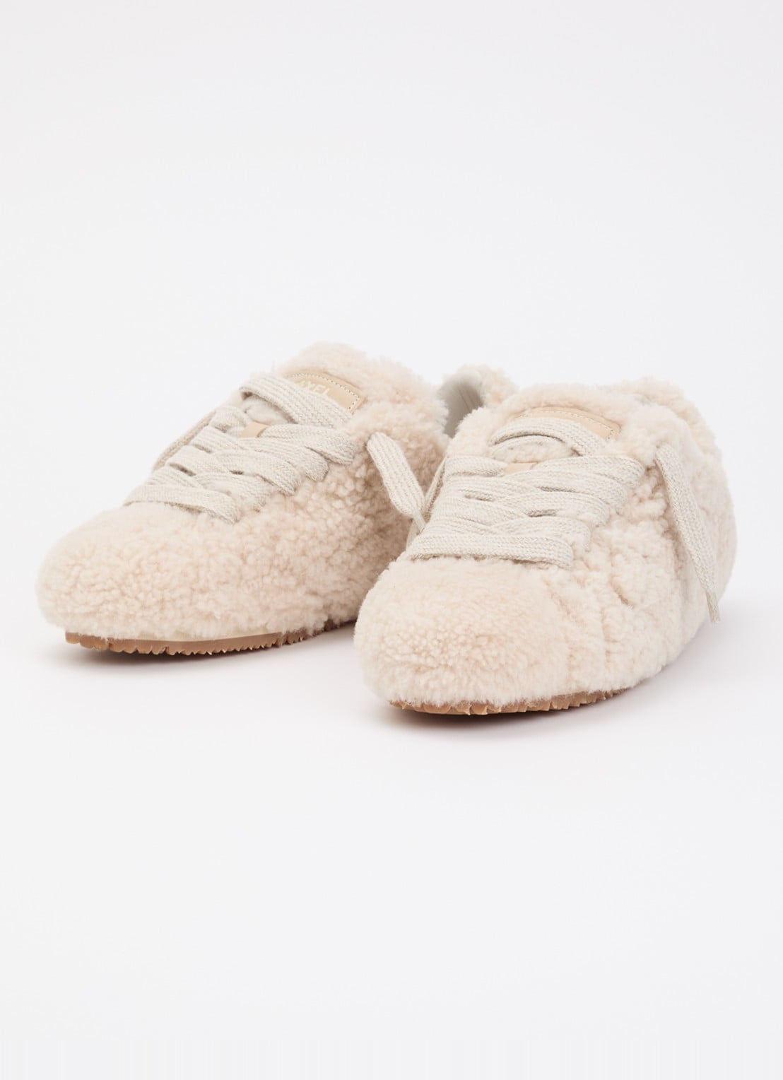 Axel Arigato Tact Shearling sneaker van teddy - detail 2 beige