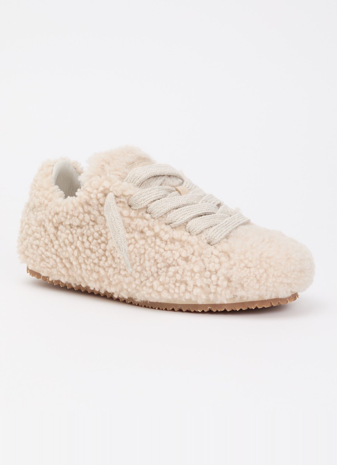 Axel Arigato Tact Shearling sneaker van teddy - voorkant beige