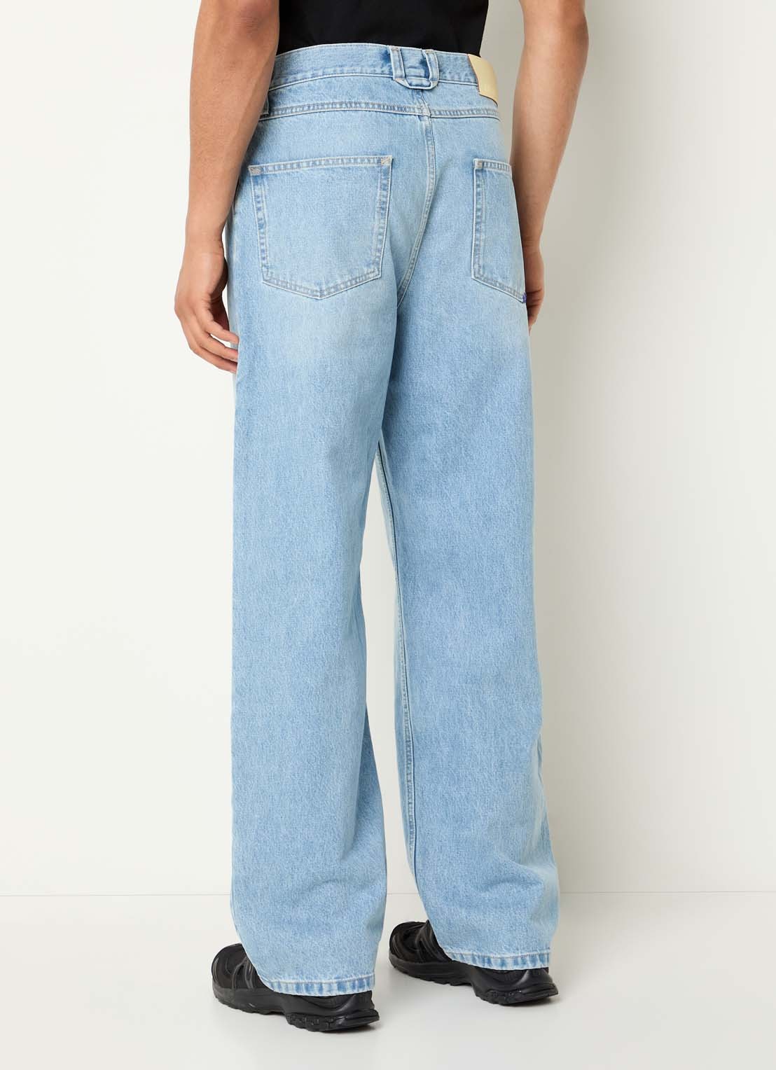 Axel Arigato Zine loose fit jeans met lichte wassing - achterkant indigo