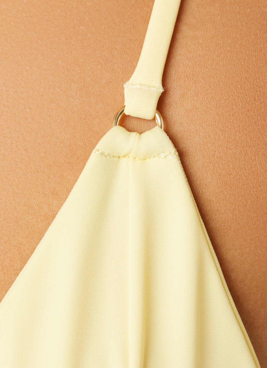 Aya Label The Melia triangel bikinitop met uitneembare vulling - detail 2 lichtgeel