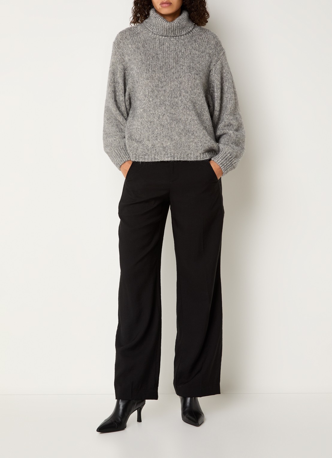 ba&sh Alovie trui in alpaca wolblend - voorkant 4 grijs