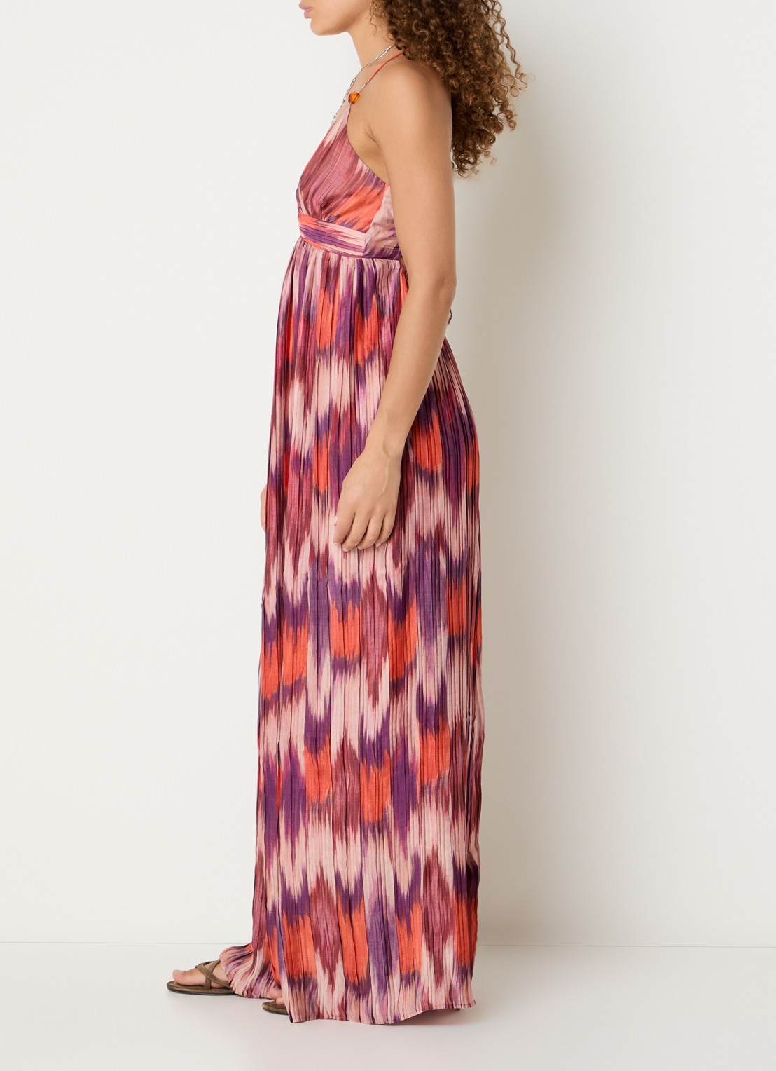 ba&sh Anaelle maxi jurk met plissé en print - achterkant 4 oranjerood