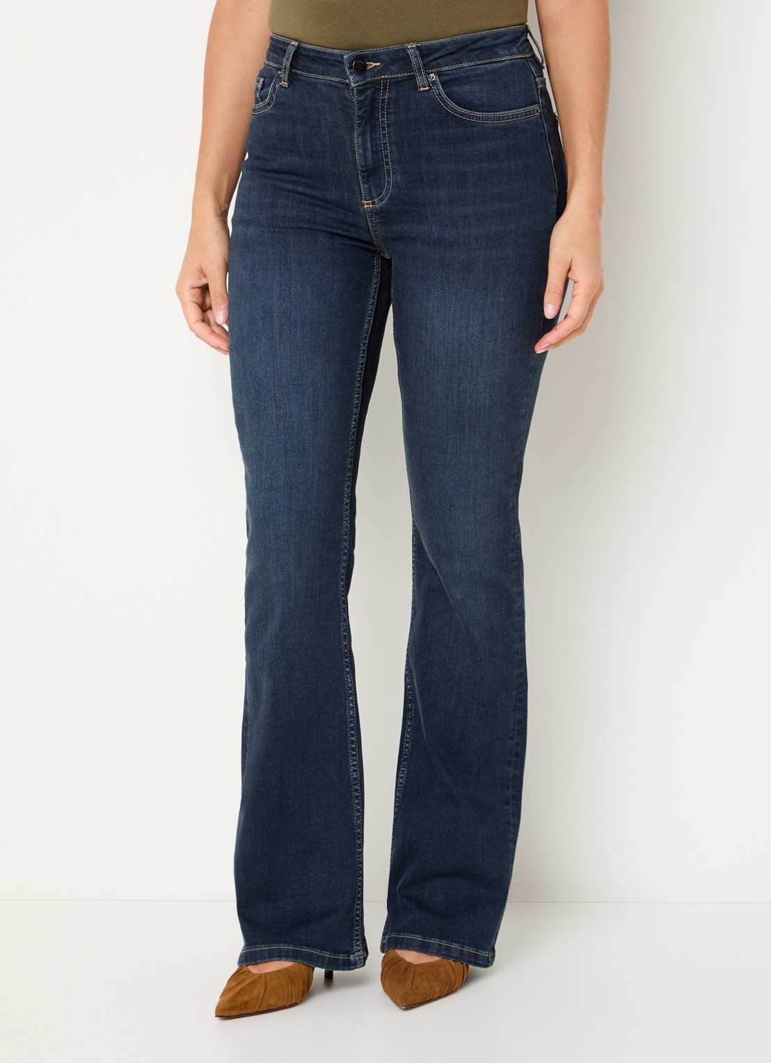ba&sh Aommie mid waist flared jeans met donkere wassing - detail 4 indigo