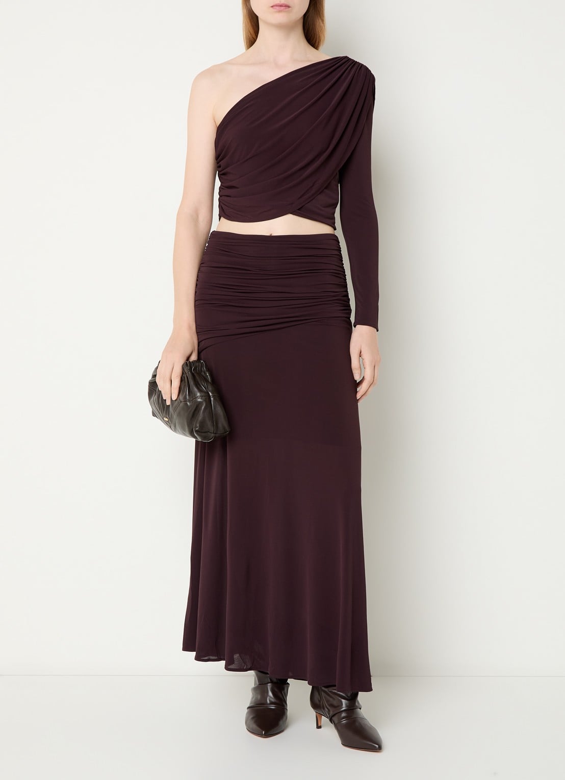 ba&sh Bailey maxi rok met asymmetrisch detail - voorkant 2 bordeauxrood