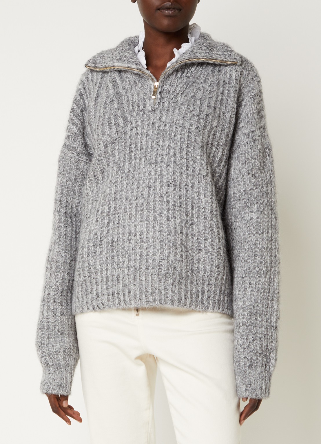 ba&sh Baltain grofgebreide trui in alpaca wolblend met halve rits - detail 2 grijsmele