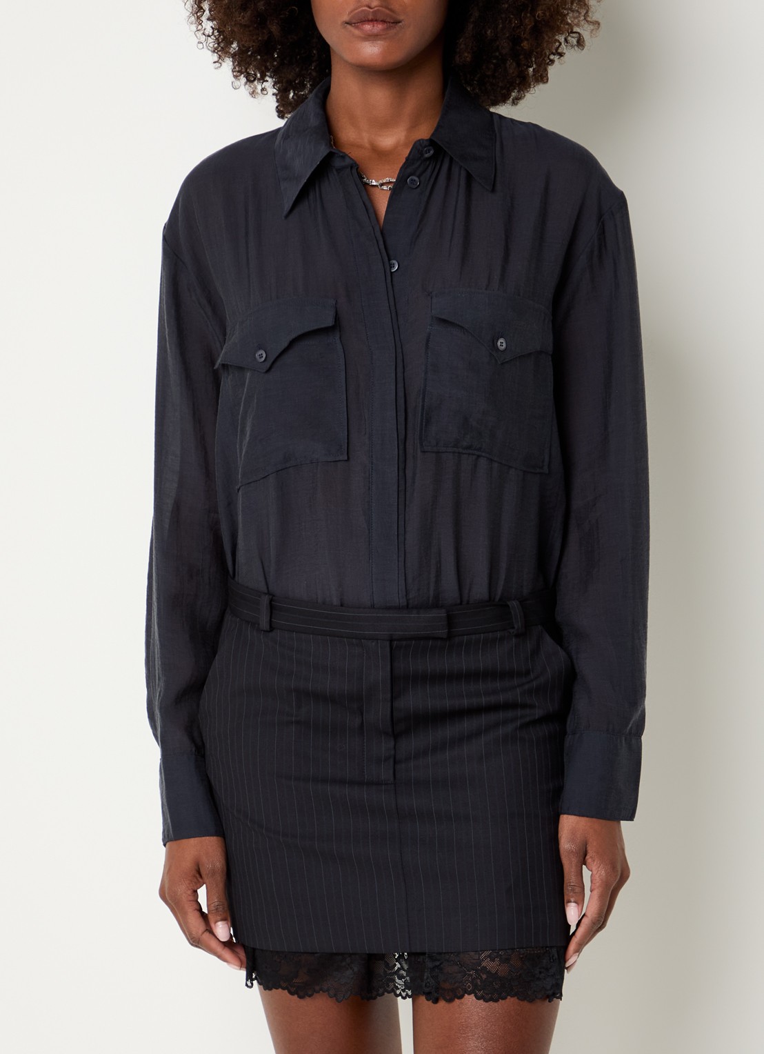 ba&sh Bao semi-transparante blouse met klepzakken - detail 3 donkerblauw