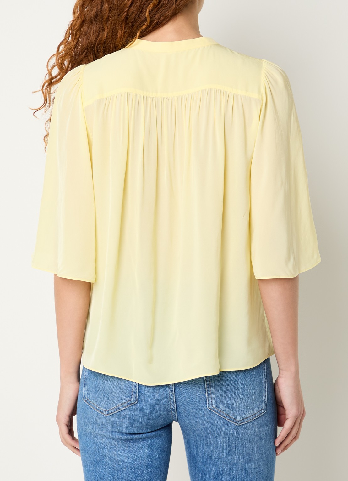 ba&sh Barna blouse met plooidetail - achterkant 2 lichtgeel