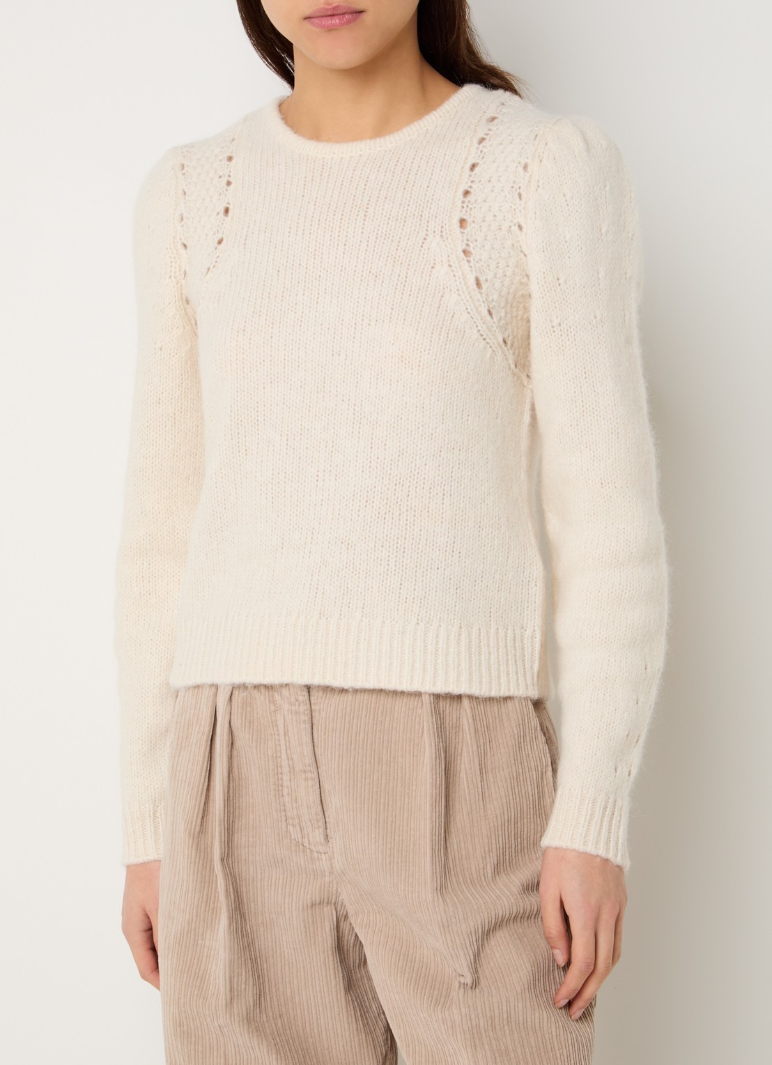ba&sh Belma grofgebreide trui in alpaca wolblend - detail gebroken wit