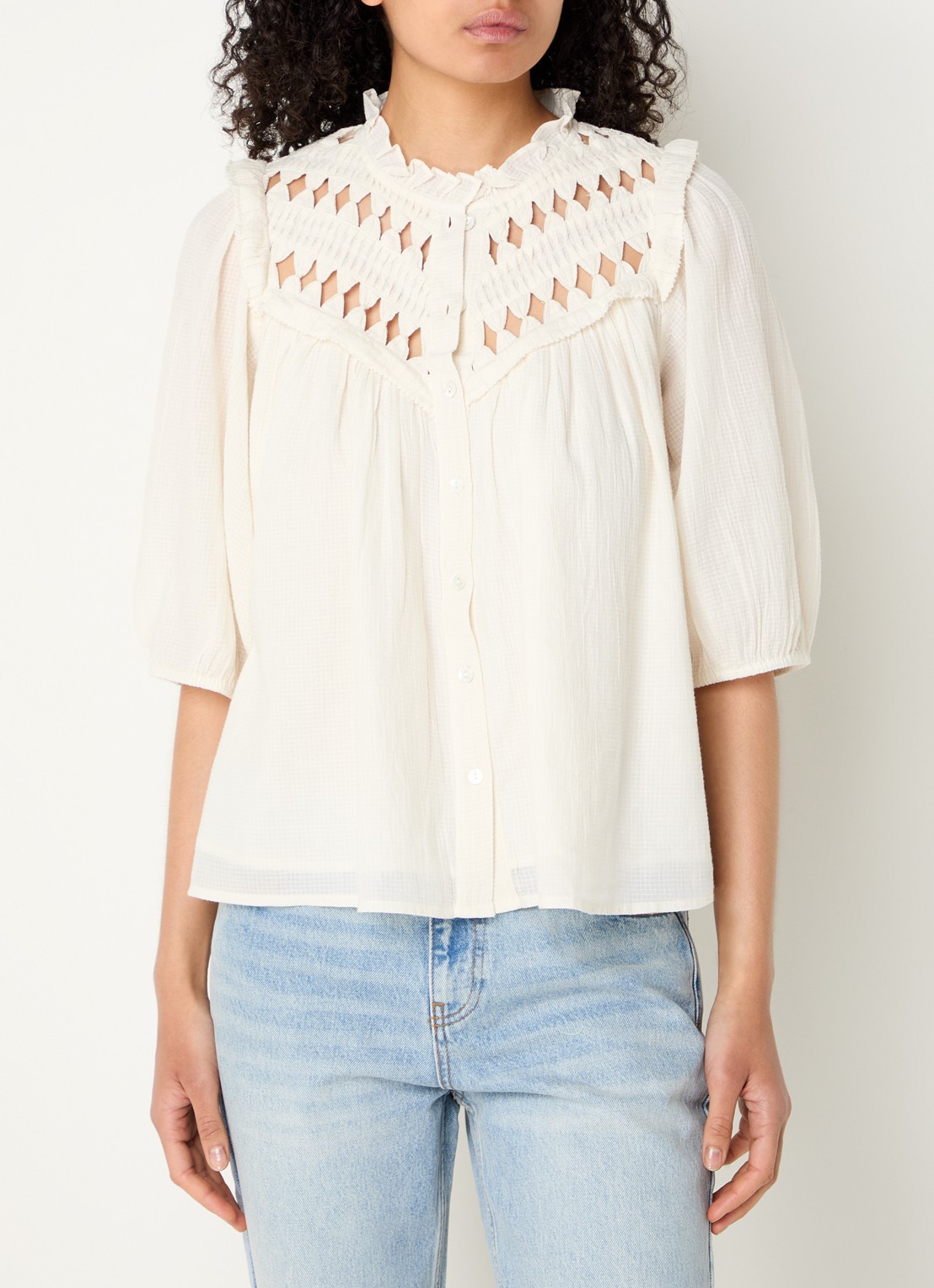 ba&sh Beluna blouse met opengewerkt detail - detail 4 gebroken wit