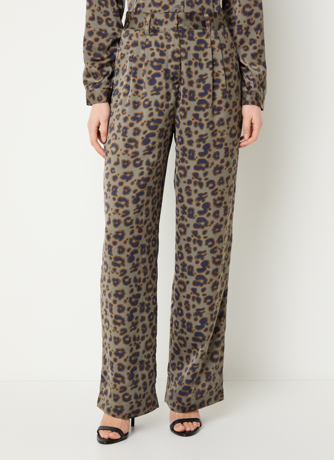 ba&sh Bloy high waist straight fit pantalon met panterprint - detail 2 olijfgroen