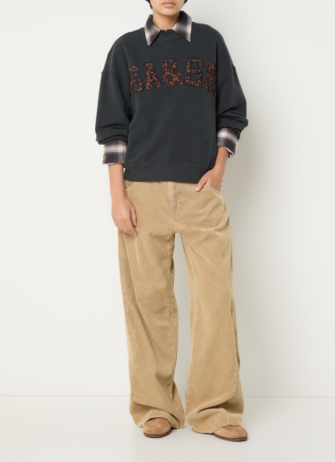 ba&sh Brad sweater met logo - voorkant 3 olijfgroen